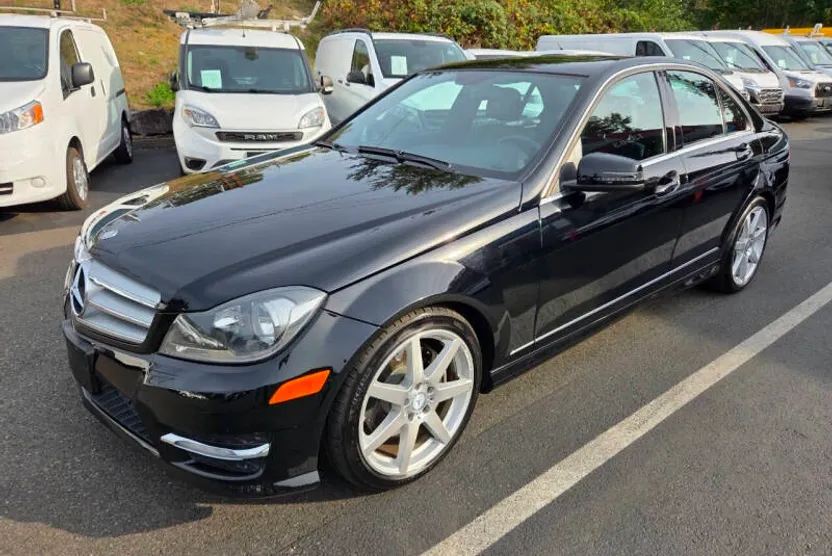 2013 Mercedes Benz C 350 Sport photo 1
