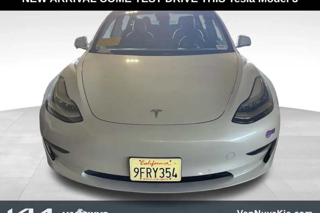 2019 Tesla Model 3 Standard Range Plus photo 1
