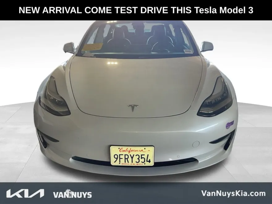 2019 Tesla Model 3 Standard Range Plus photo 1