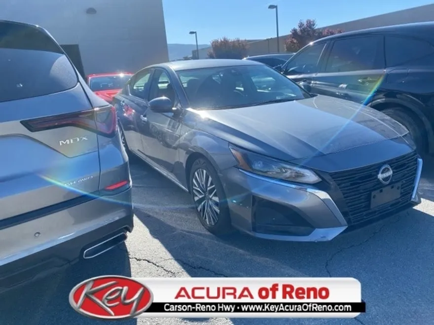 2023 Nissan Altima 2.5 SV photo 1
