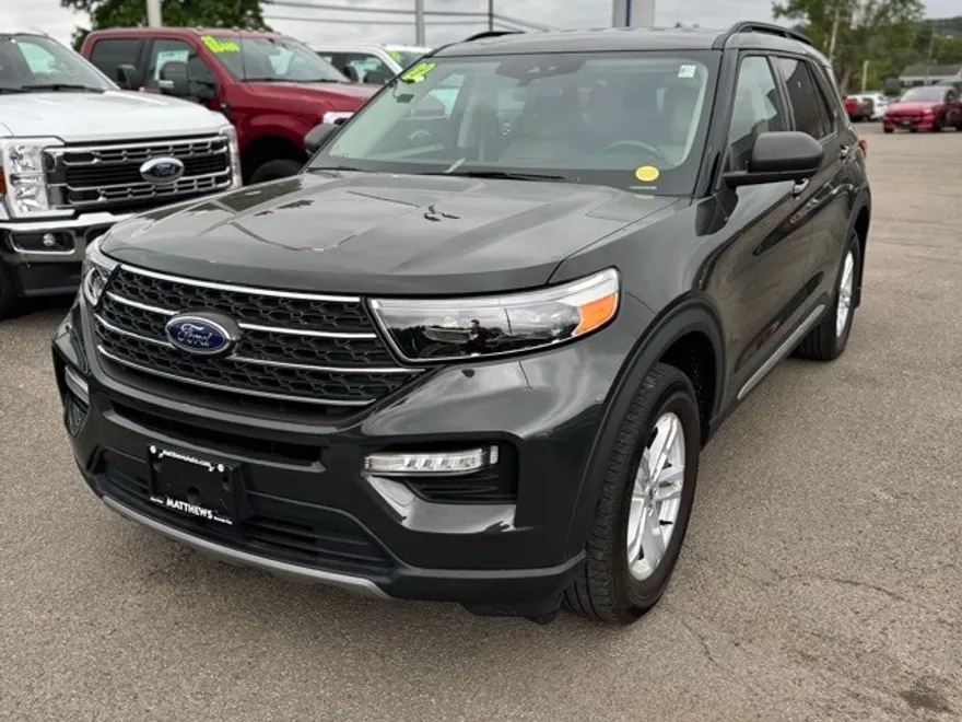 2022 Ford Explorer XLT photo 1