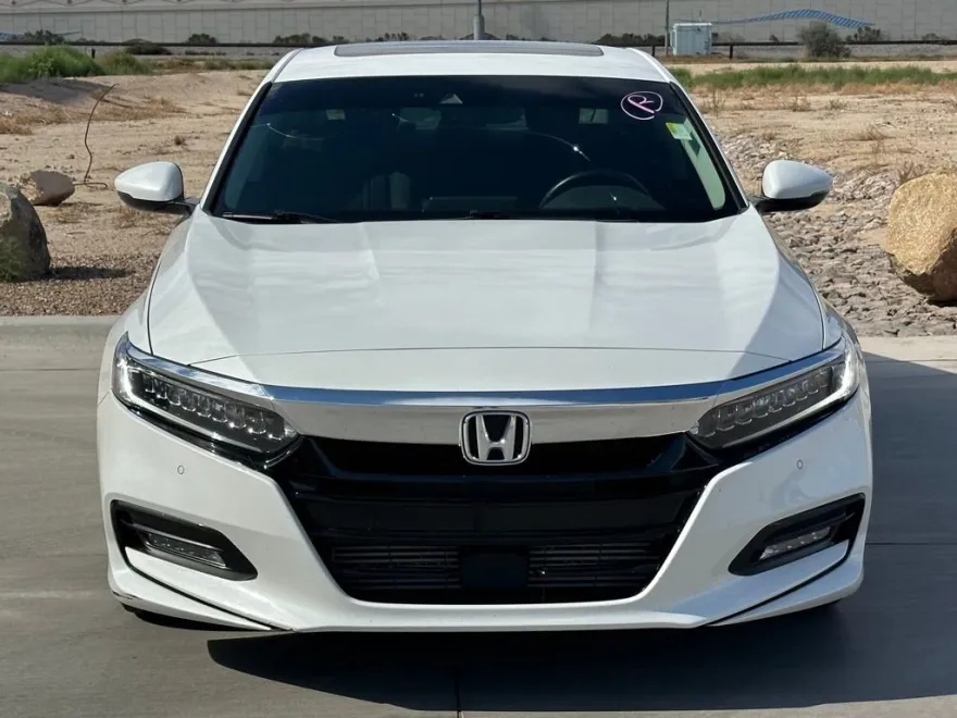 2019 Honda Accord Touring 2.0T photo 1