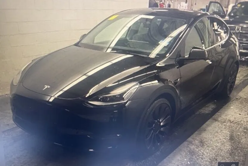 2023 Tesla Model Y Performance photo 1