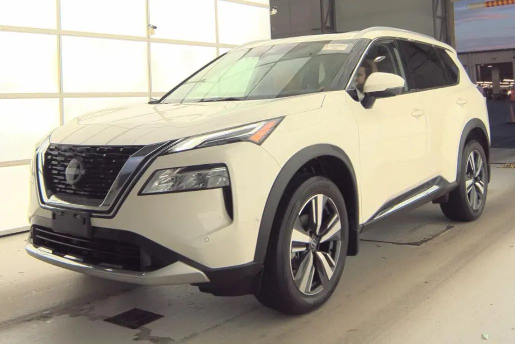 2023 Nissan Rogue Platinum photo 1