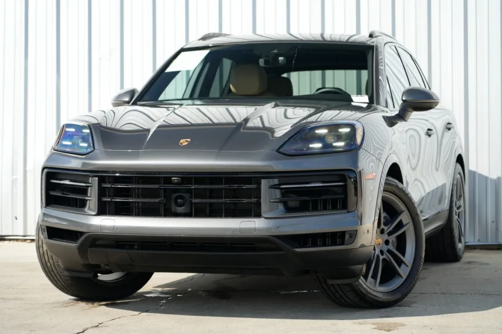 2024 Porsche Cayenne photo 1