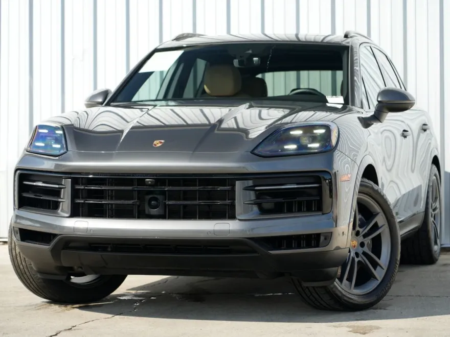 2024 Porsche Cayenne photo 1