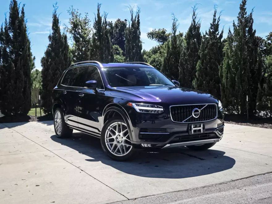 2016 Volvo XC90 T6 Momentum photo 1