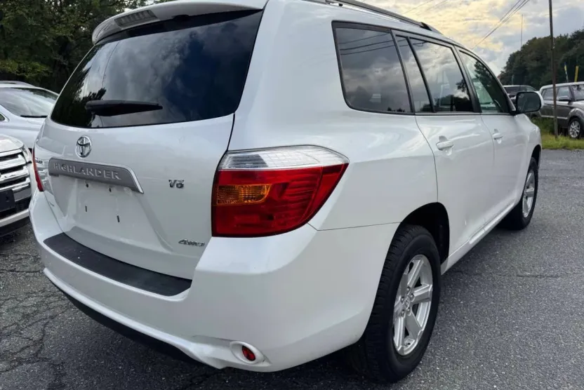 2009 Toyota Highlander Sport photo 1