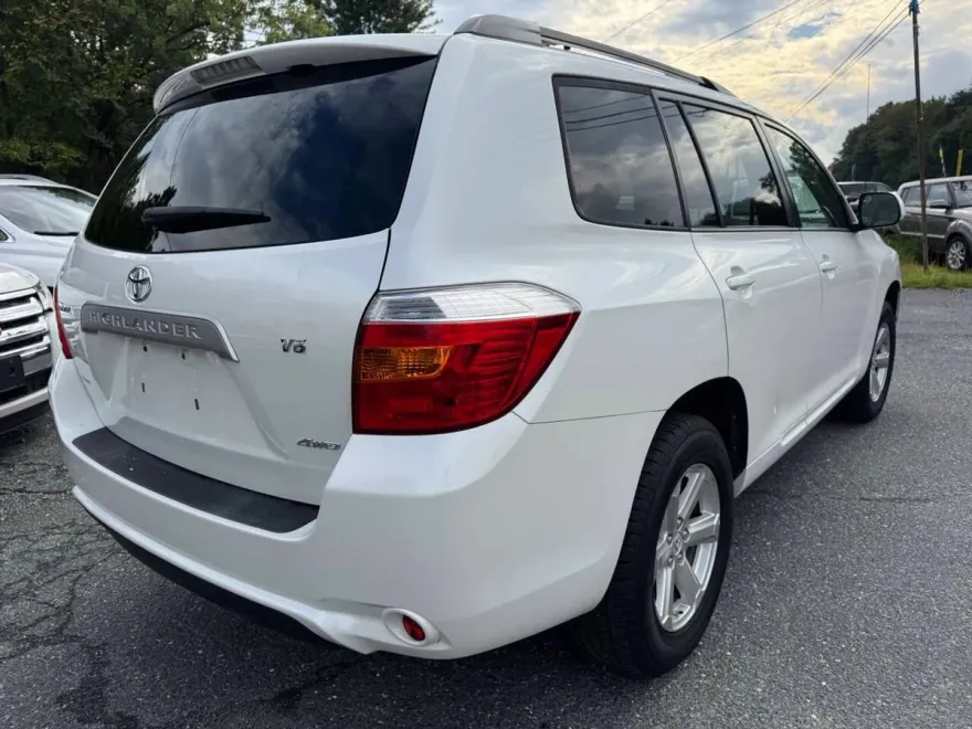 2009 Toyota Highlander Sport photo 1