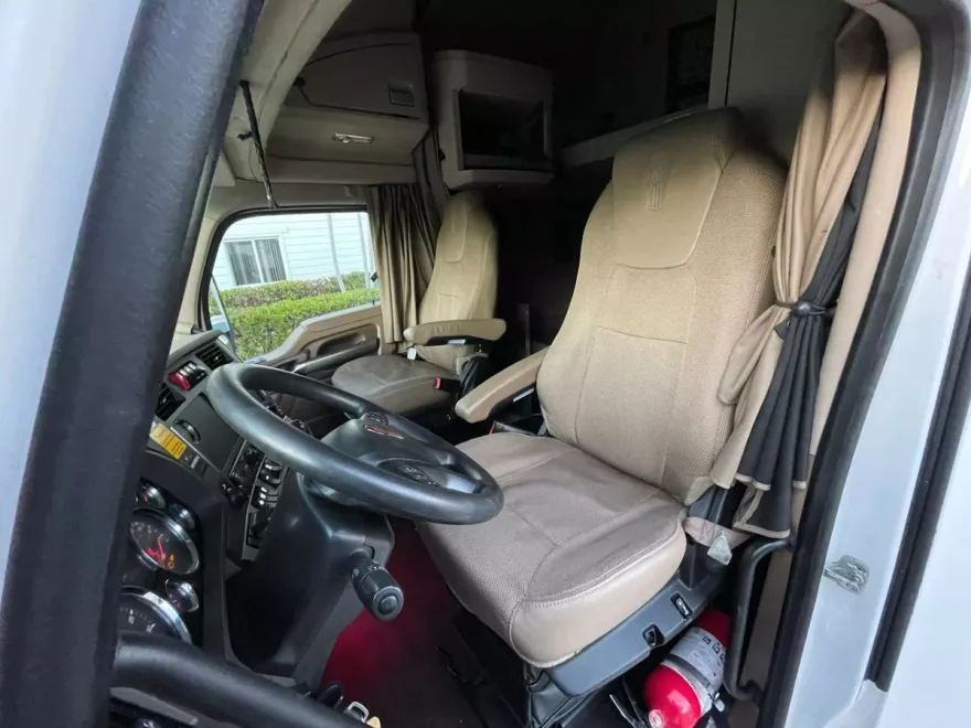 2019 Kenworth T680 photo 12