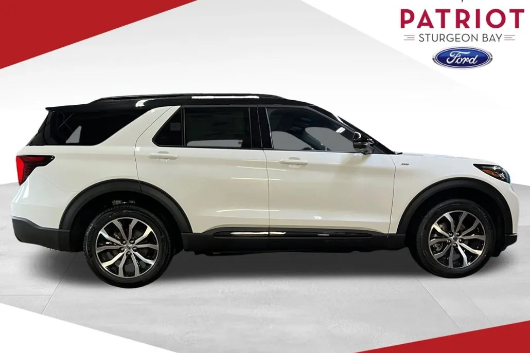 2025 Ford Explorer ST-Line photo 1