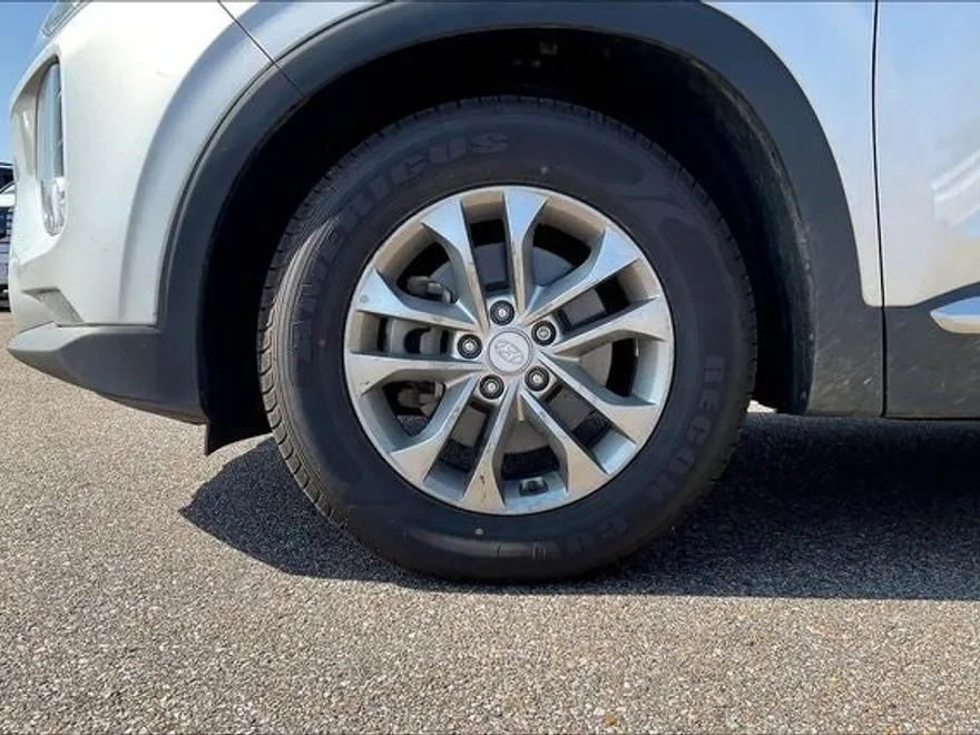 2019 Hyundai Santa Fe SEL photo 1