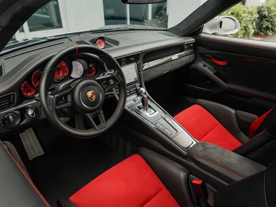 2018 Porsche 911 GT2 RS photo 1