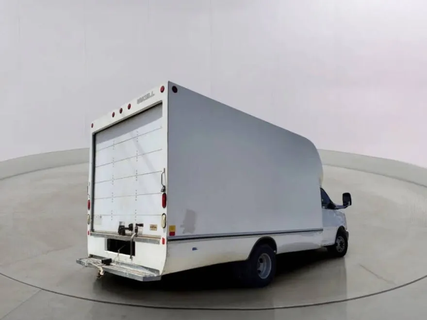 2013 Gmc Savana 3500 Cutaway photo 1