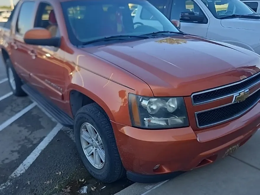 2007 Chevrolet Avalanche LT photo 1