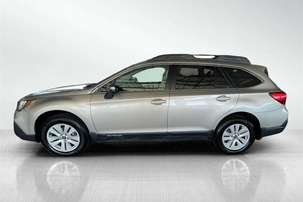 2018 Subaru Outback 2.5i Premium photo 1