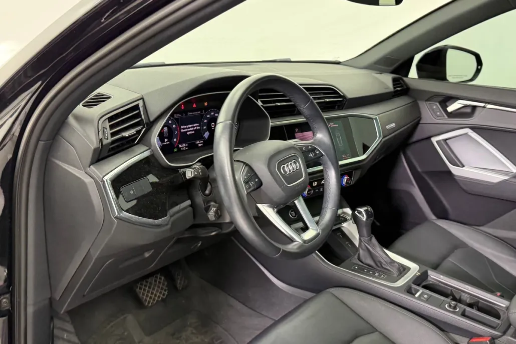 2022 Audi Q3 Premium photo 1