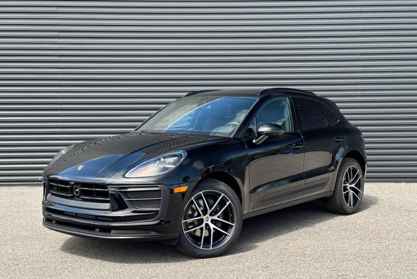 2025 Porsche Macan S photo 1