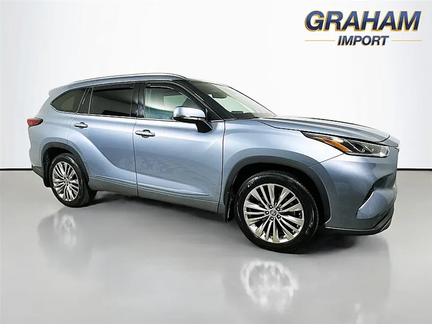 2022 Toyota Highlander Platinum photo 1