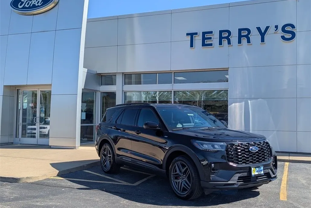 2025 Ford Explorer ST-Line photo 1