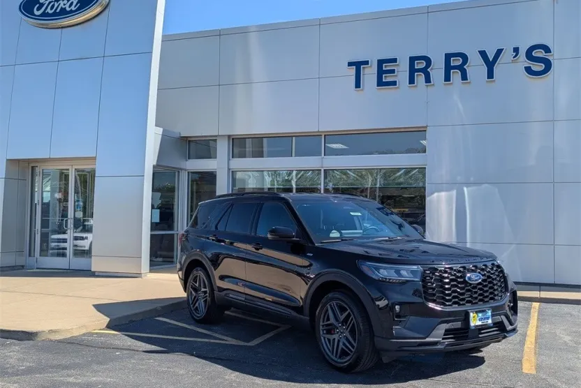 2025 Ford Explorer ST-Line photo 1