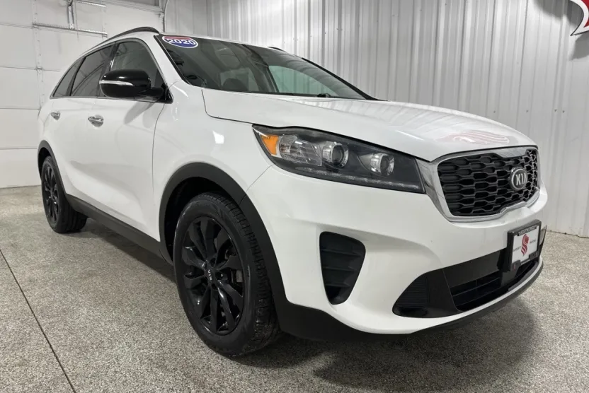 2020 Kia Sorento S photo 1