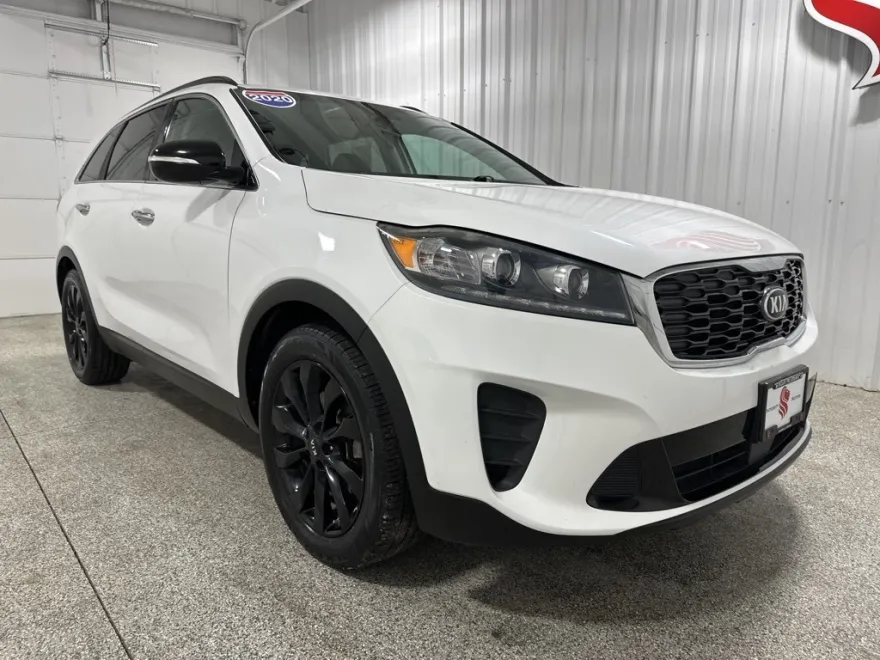2020 Kia Sorento S photo 1