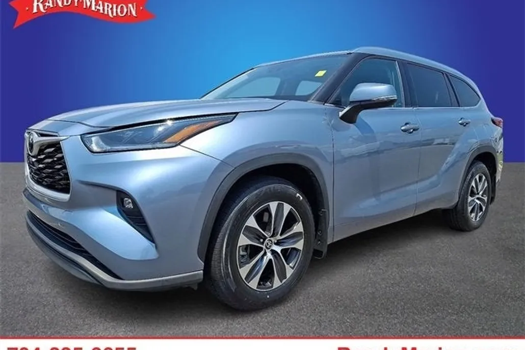 2021 Toyota Highlander XLE photo 1