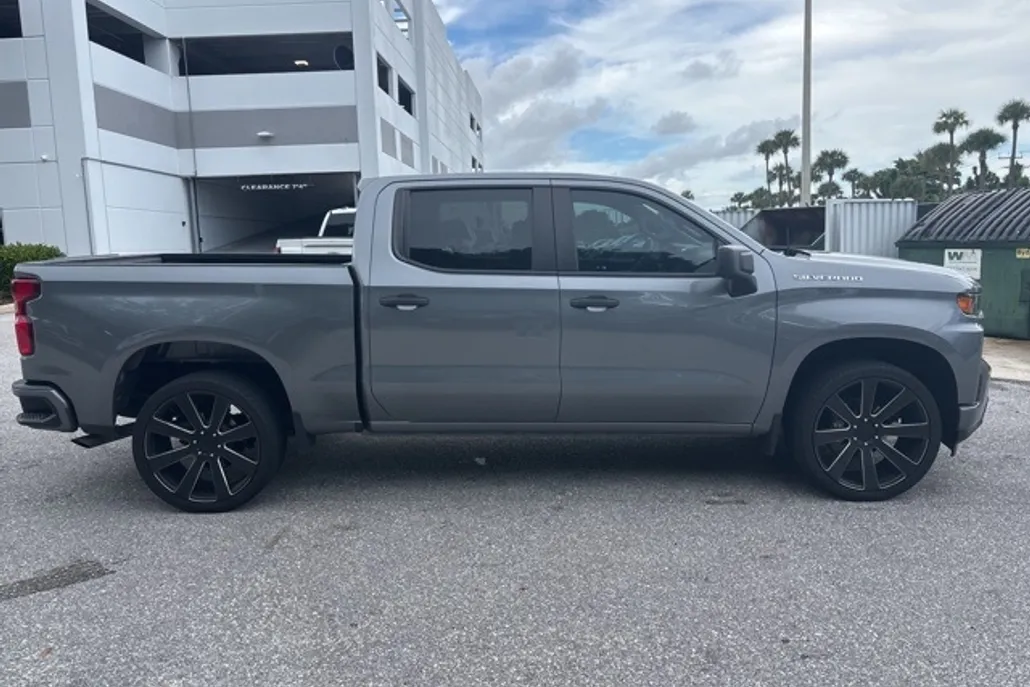 2021 Chevrolet Silverado 1500 Custom photo 1