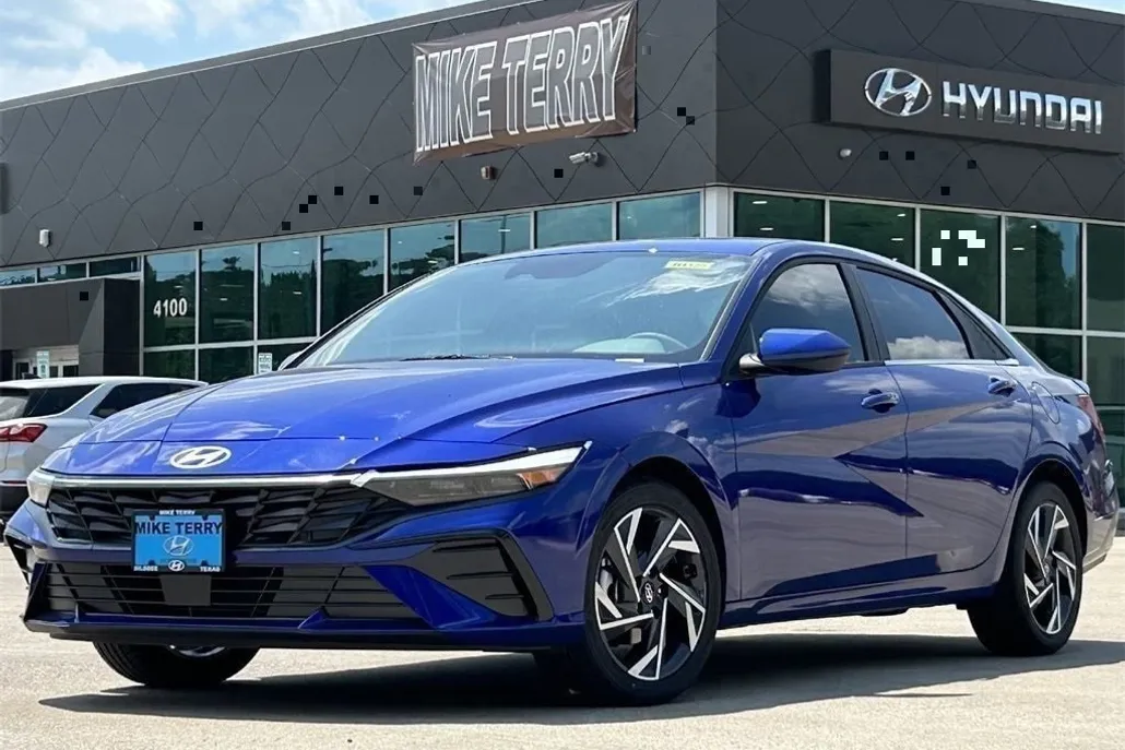 2024 Hyundai Elantra SEL Convenience photo 1
