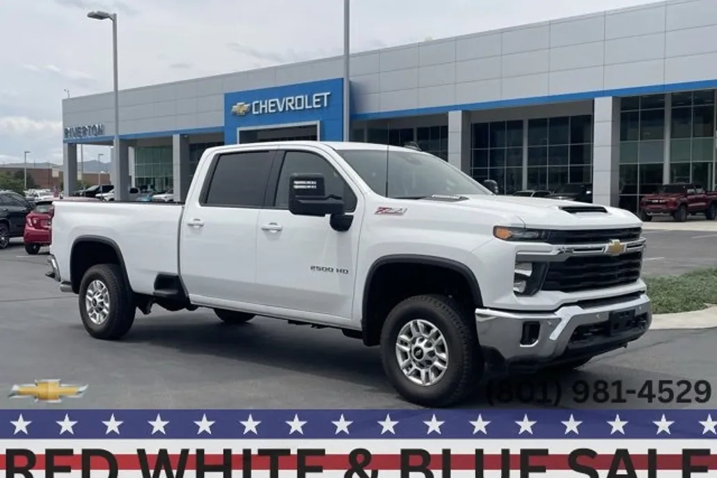 2025 Chevrolet Silverado 2500HD LT photo 1
