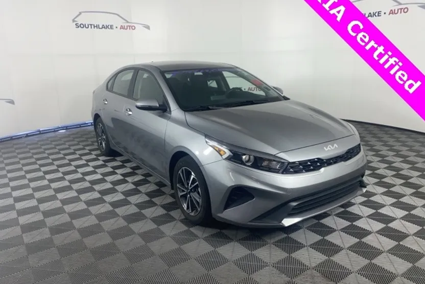2024 Kia Forte LXS photo 1
