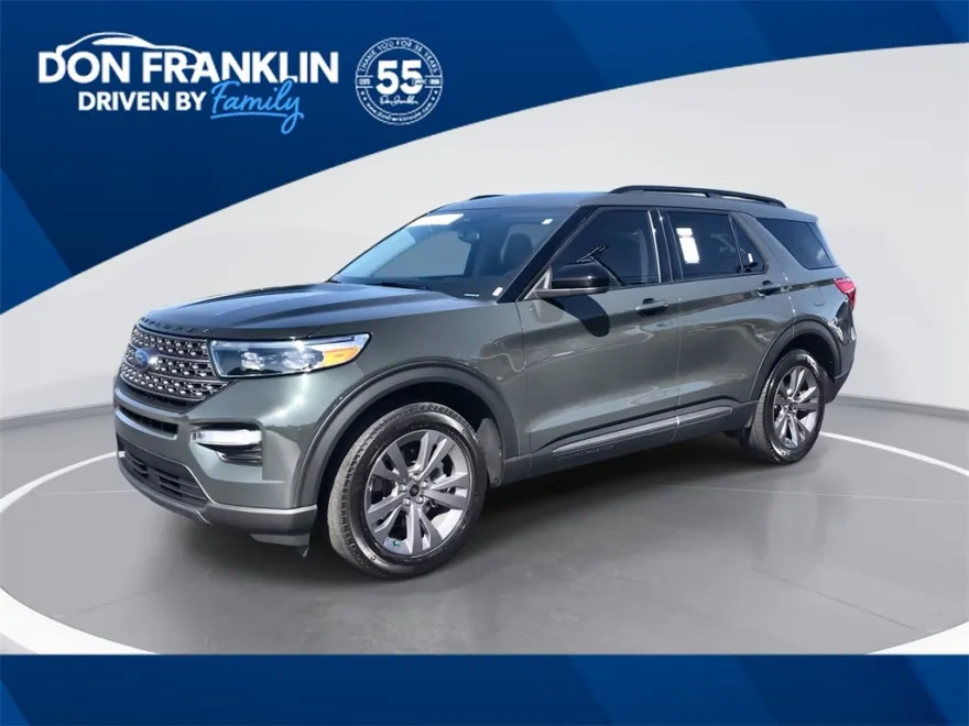 2023 Ford Explorer XLT photo 1