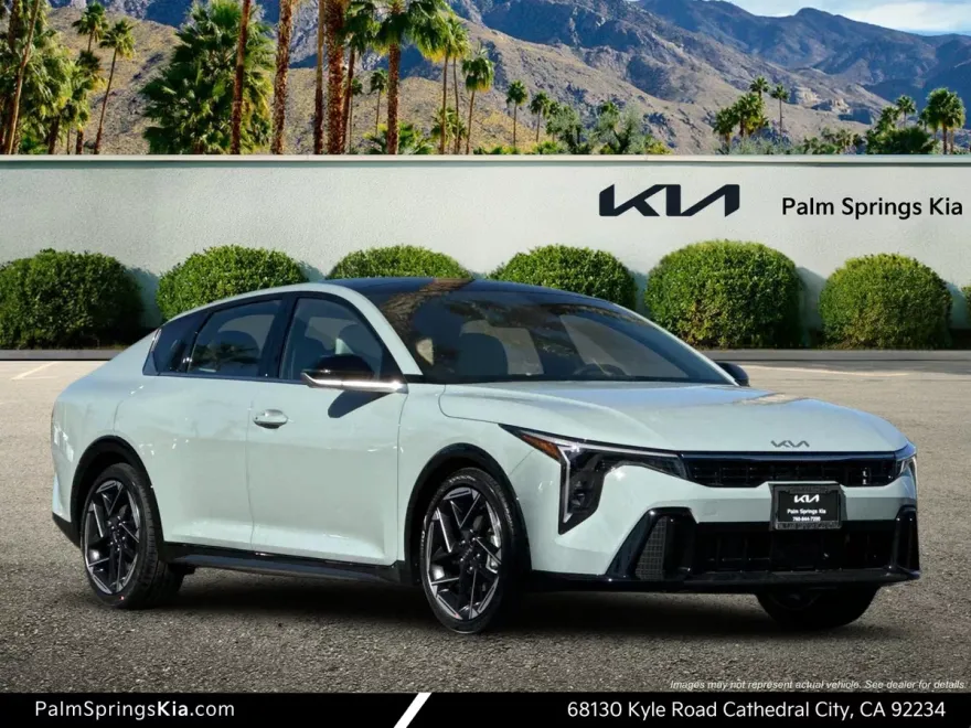2025 Kia K4 GT-Line photo 1
