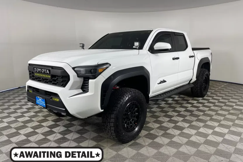 2024 Toyota Tacoma TRD Off-Road photo 1