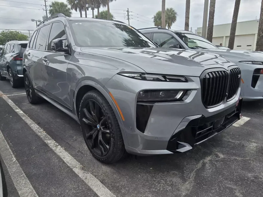 2024 Bmw X7 M60i photo 1
