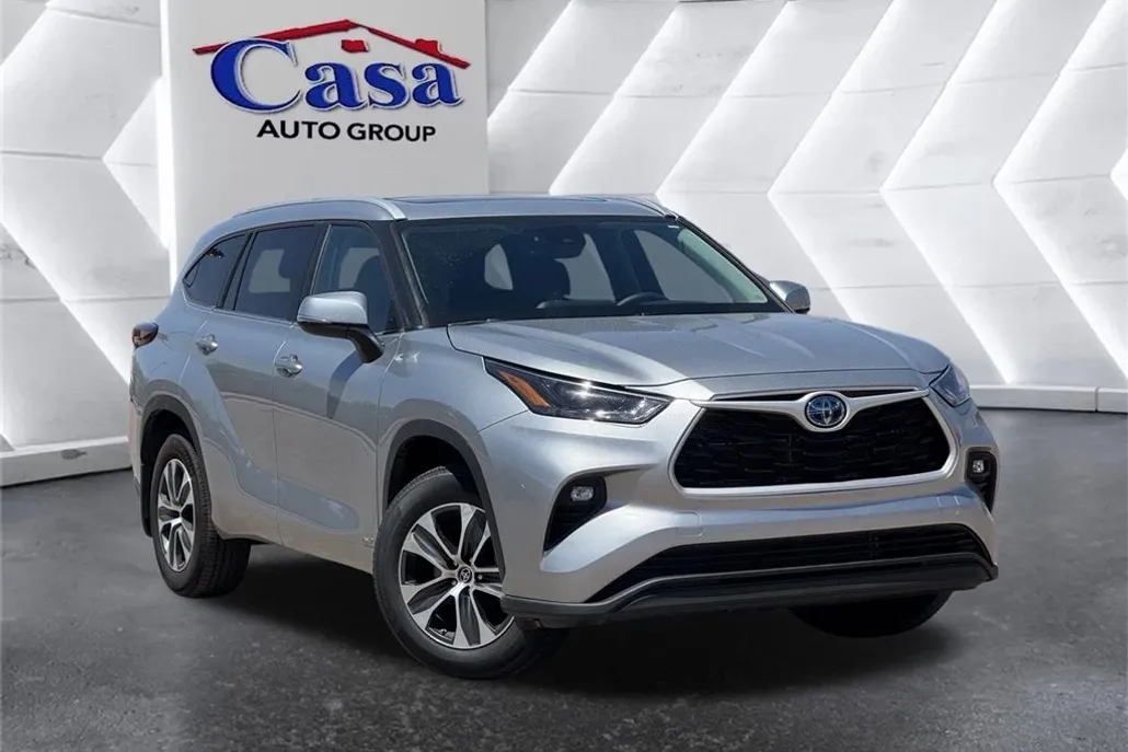2024 Toyota Highlander Hybrid XLE photo 1