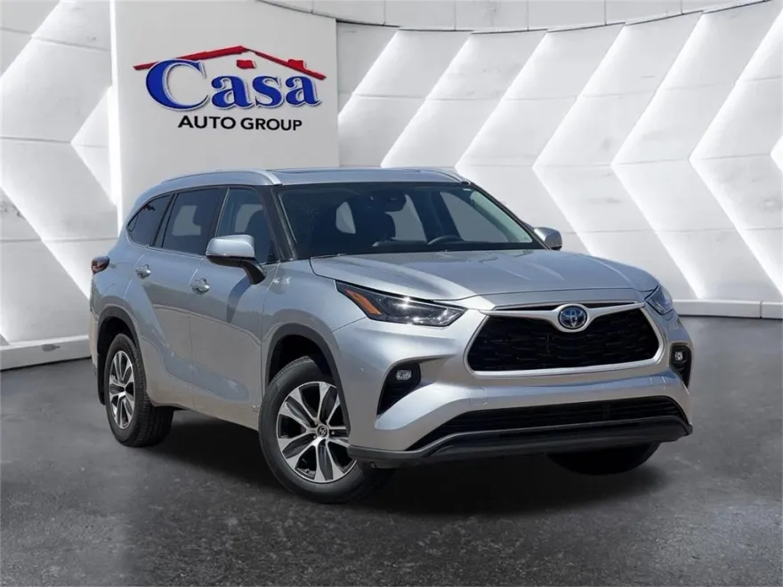 2024 Toyota Highlander Hybrid XLE photo 1