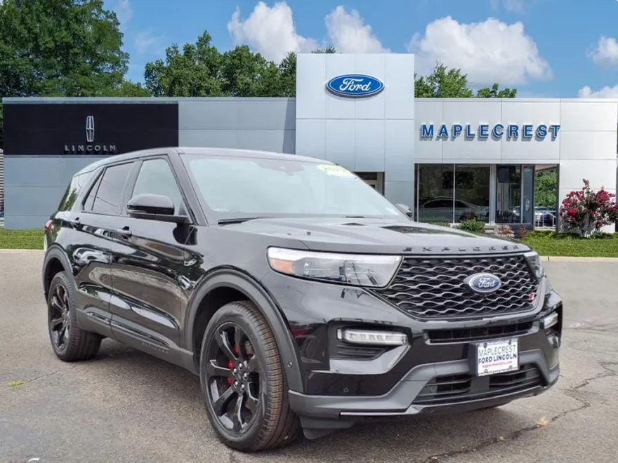 2022 Ford Explorer ST photo 1