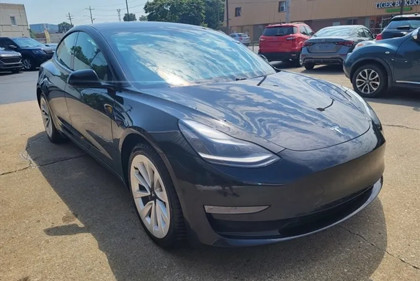 2021 Tesla Model 3 Long Range photo 1