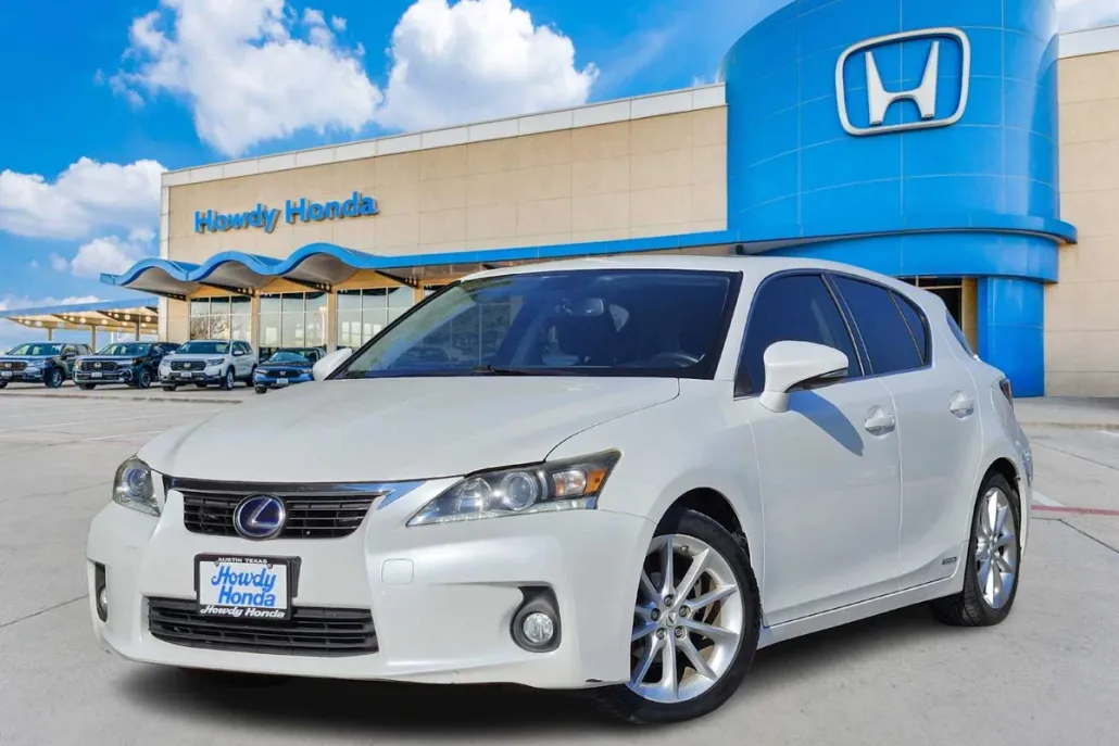 2013 Lexus CT 200h photo 1