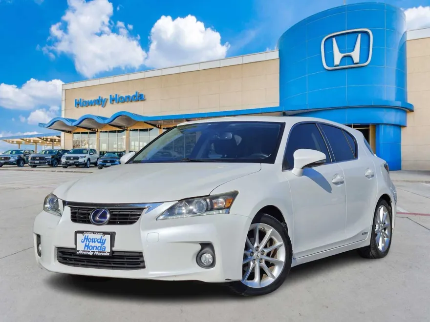 2013 Lexus CT 200h photo 1