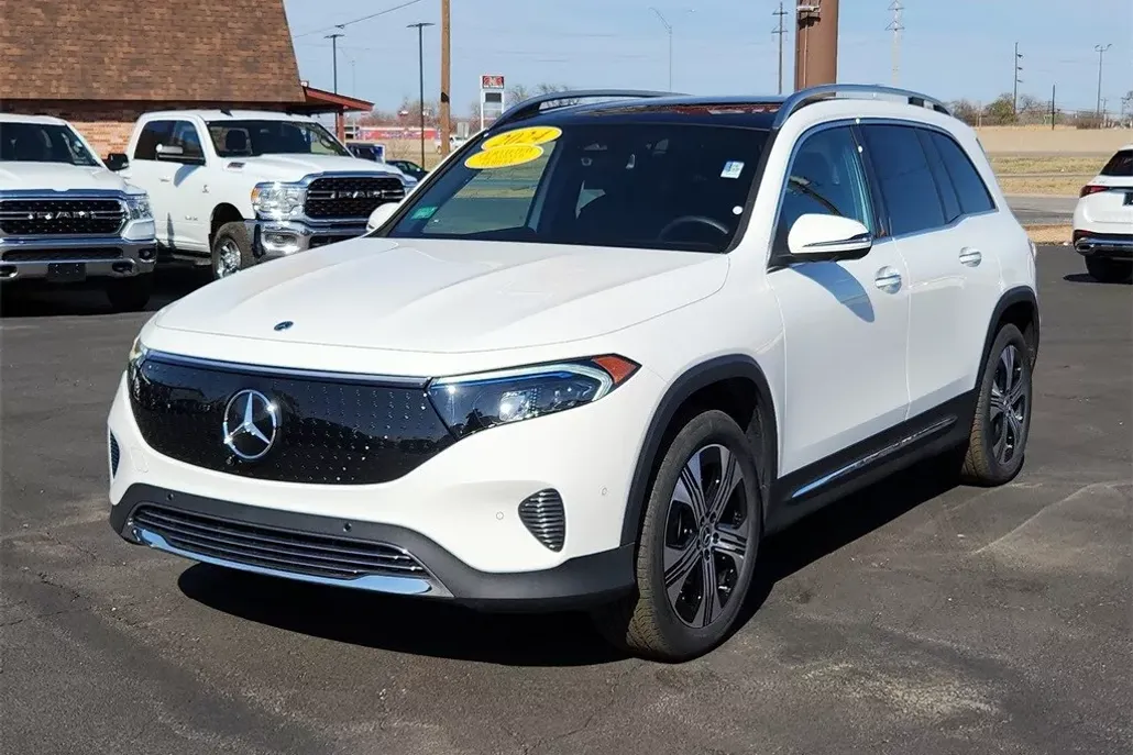 2024 Mercedes Benz EQB photo 1