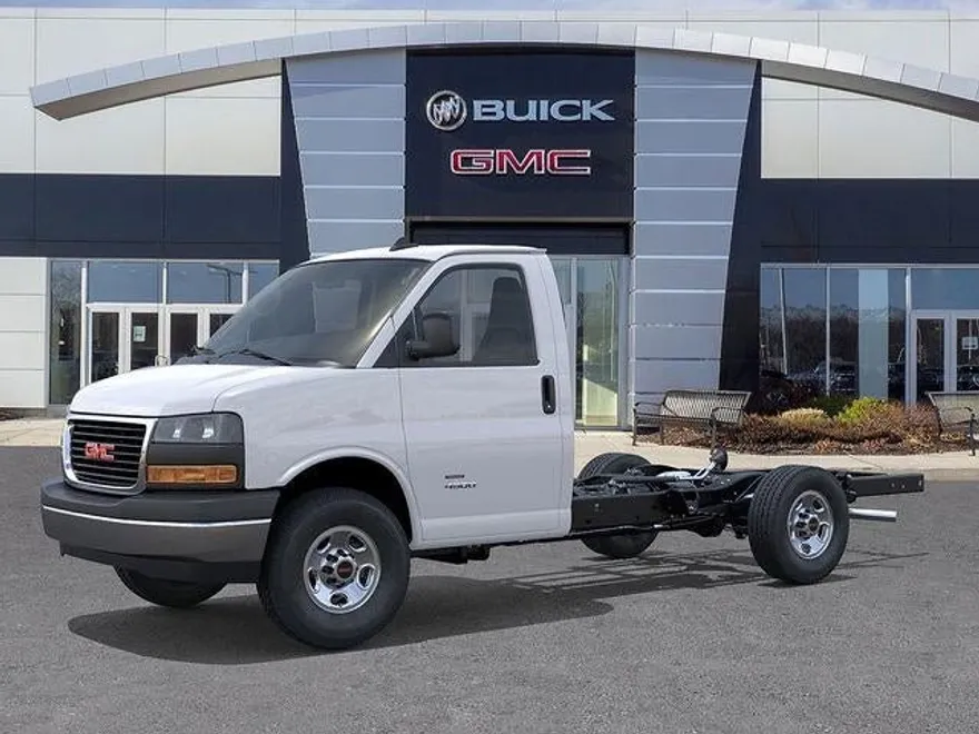 2025 Gmc Savana Cutaway 3500 Base photo 1