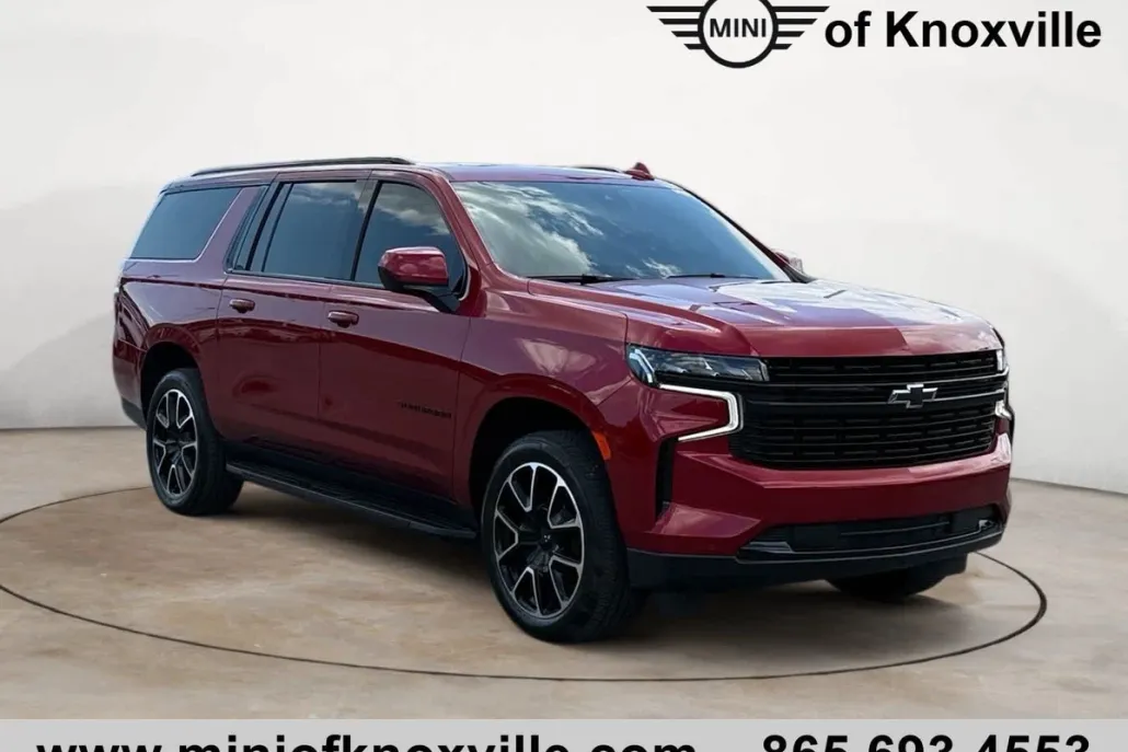 2023 Chevrolet Suburban RST photo 1