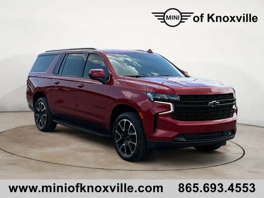 2023 Chevrolet Suburban RST photo 1