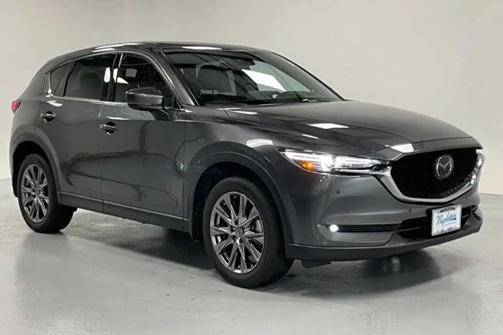 2021 Mazda CX-5 Signature photo 1