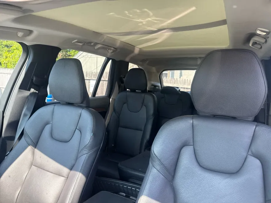 2024 Volvo XC90 B5 Plus photo 1