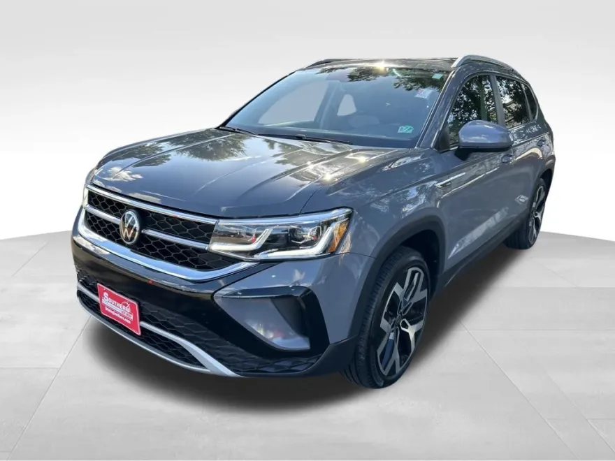 2022 Volkswagen Taos SEL photo 1