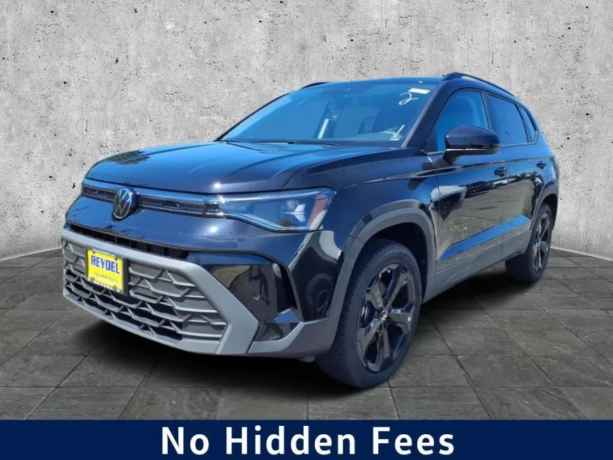 2025 Volkswagen Taos SE photo 1